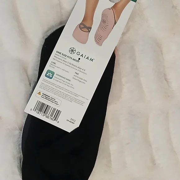 Non-Slip Yoga Socks Set - Black, Gray, Pink - Picture 5 of 7